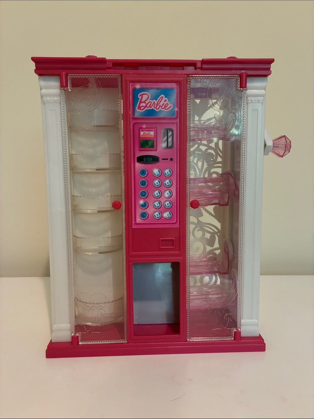 2013 Barbie Life in the Dream House Fashion Vending Machine